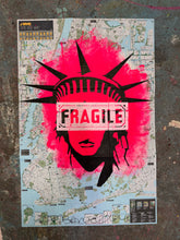 Lade das Bild in den Galerie-Viewer, Fragile Liberty
